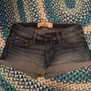 Hollister low rise short short size 3